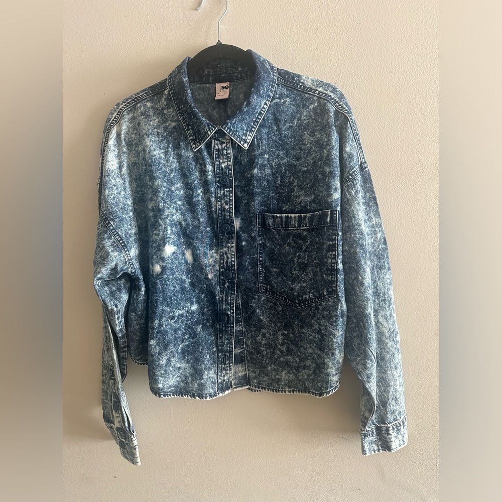 SO Denim Acid Wash Button-Up Crop Shirt Size XL NWT